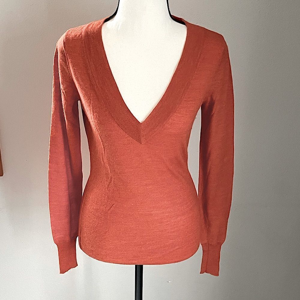 The Limited, 50% Wool, 50% Acrylic Lightweight V-Neck Sweater. Size Small.